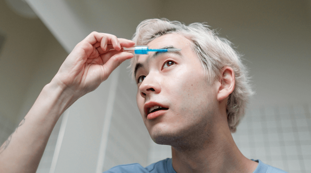 How to Groom Eyebrows Men
