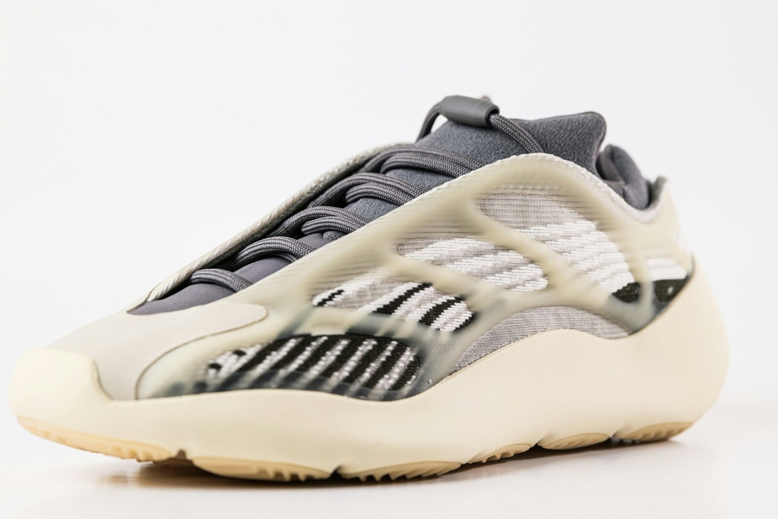 Adidas Yeezy 700 V3 Fade Salt Sneakers