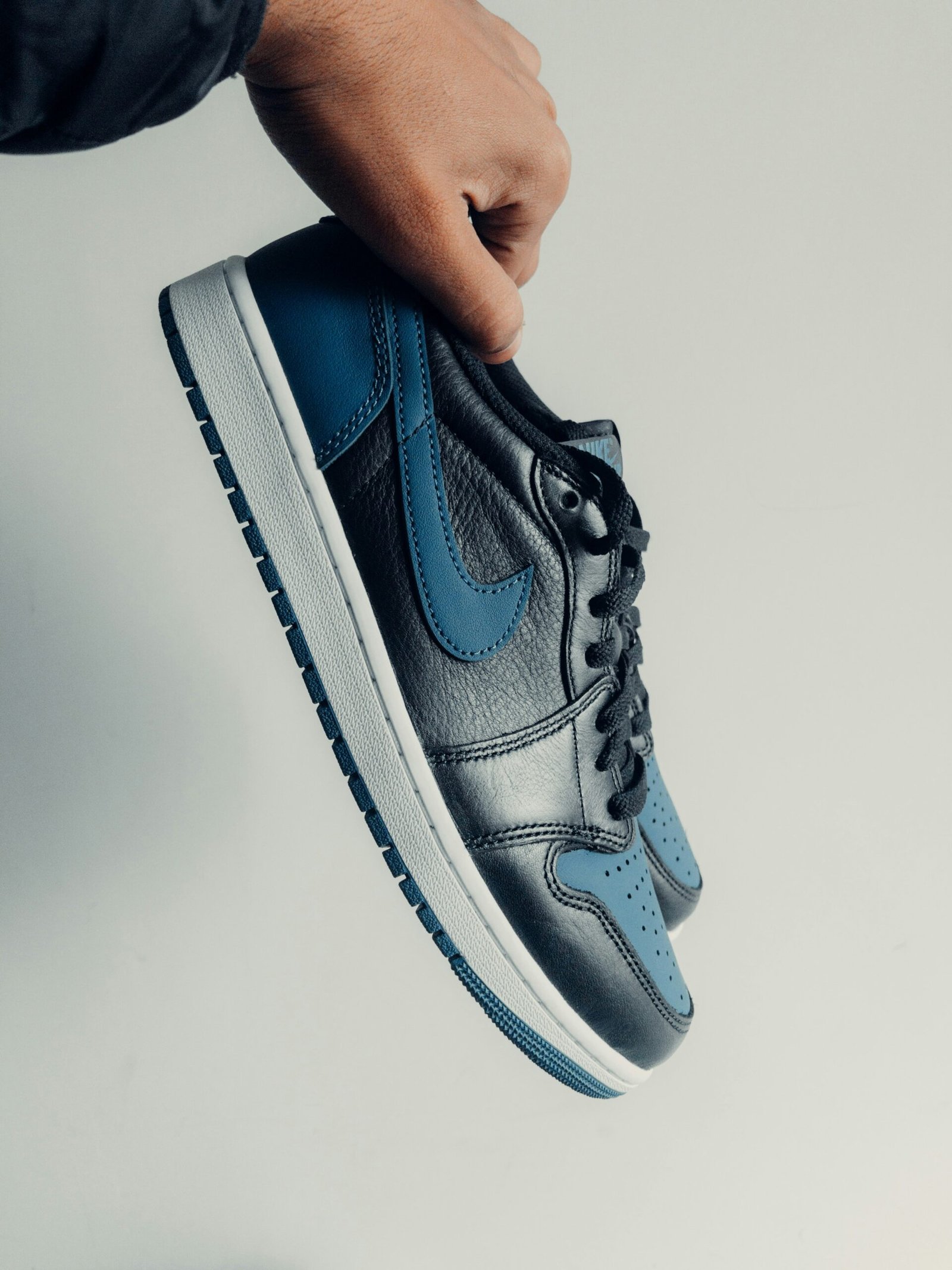 Jordan 1 Retro Low OG Mystic Navy